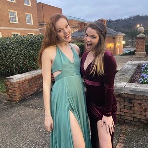 Meet your Posher, Carlee